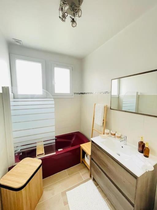 Superbe Appartement Avec Salle De Jeux Vaux-les-Saint-Claude Luaran gambar